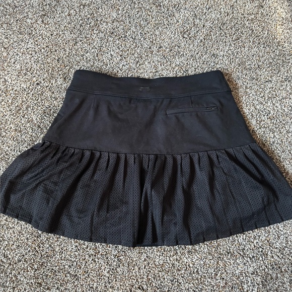 Womens under armour size small black athletic gym sporty skirt used - Picture 3 of 3